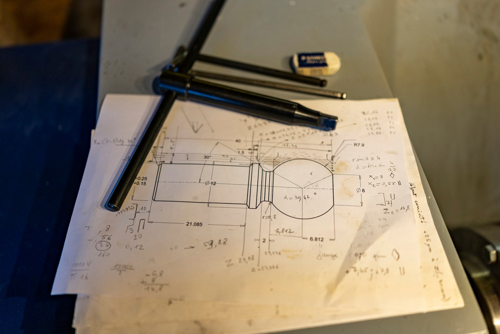 Conception des rotules de pilotage des miroirs