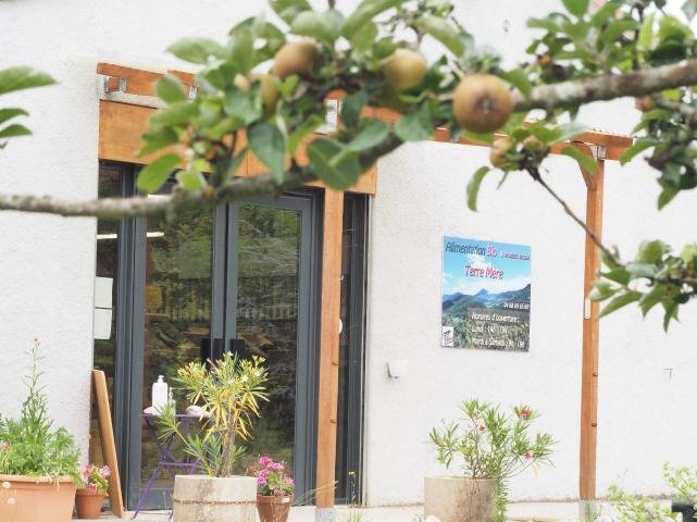 Inauguré en mai 2016, le magasin de la coopérative Terre-Mère s’est donné pour mission de relocaliser au maximum ses approvisionnement. ©Aurélien Culat